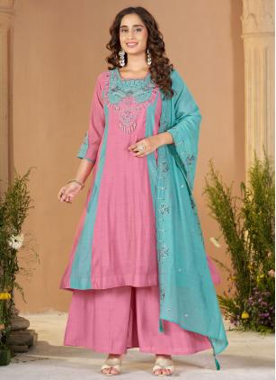 
                      Ceremonial Pink Chanderi Embroidered Salwar Kameez