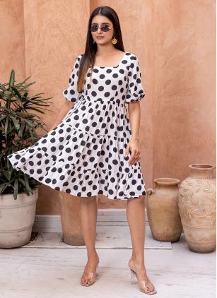 
                      Adorable Digital Print Rayon White Party Wear Kurti
