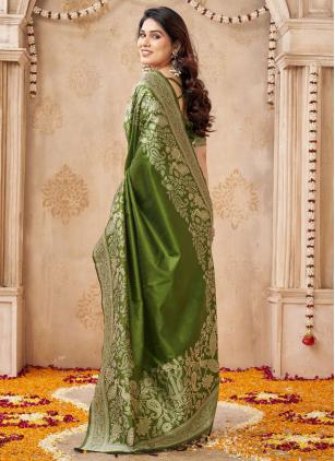 
                      Amazing Casual Green Silk Woven Saree