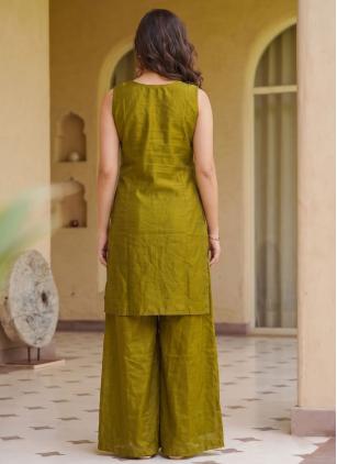 
                      Green Embroidered Fandy Satin Readymade Salwar Kameez