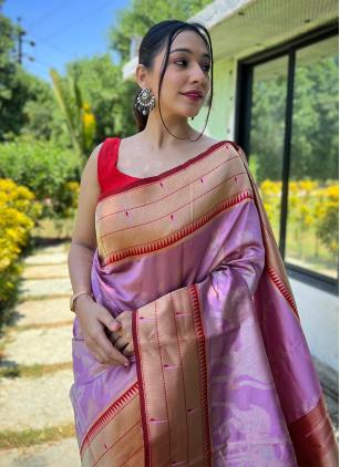 
                      Attractive Woven Silk Purple Classic Saree for Festival