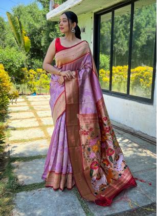 
                      Attractive Woven Silk Purple Classic Saree for Festival