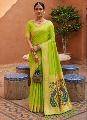 
                      Banarasi Festival Green Meenakari Contemporary Saree