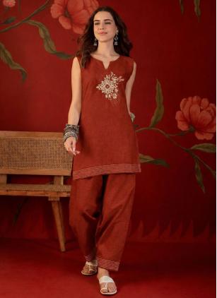 
                      Maroon Cotton Printed Casual Kurti