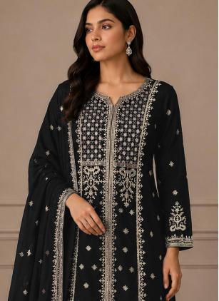 
                      Black Georgette Palazzo Salwar Kameez
