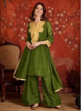 
                      Casual Green Crunchy Readymade Salwar suit