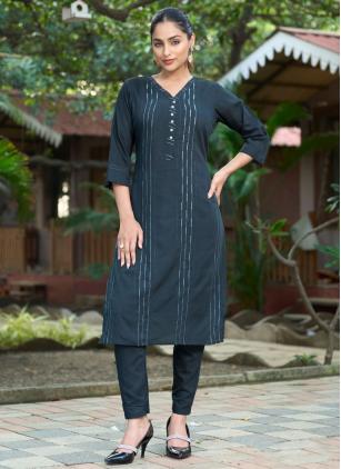 
                      Casual Blue Silk Designer Kurti