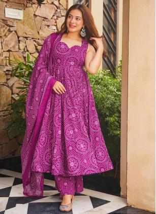 
                      Plus Size Magenta Digital Print Cotton Palazzo Salwar Kameez