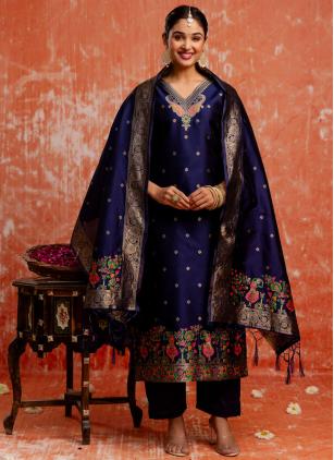 
                      Charming Cotton Silk Jacquard Work Blue Salwar suit