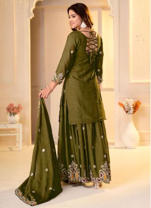 
                      Rangoli Crush Ceremonial Green Embroidered Salwar Kameez