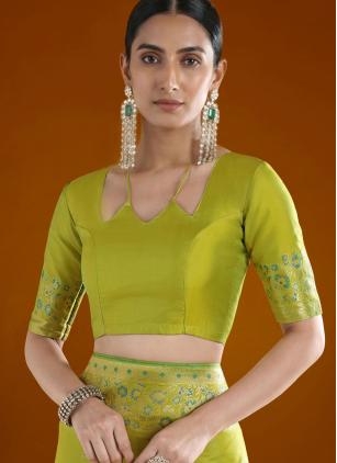
                      Ceremonial Green Woven Contemporary Saree
