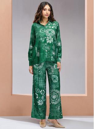 
                      Dazzling Green Print Designer Kurti in Muslin