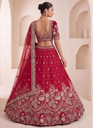 
                      Bridal Red Silk Trendy Wedding Lehenga Choli