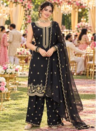 
                      Embroidered Black Salwar Kameez