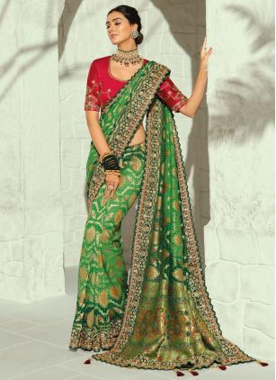 
                      Engagement Green Border Pure Georgette Contemporary Saree
