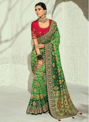 
                      Engagement Green Border Pure Georgette Contemporary Saree