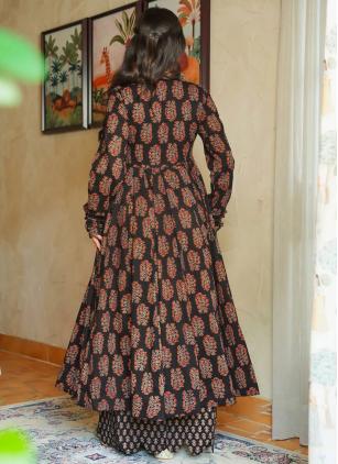
                      Digital Print Rayon Black Designer Kurti Set