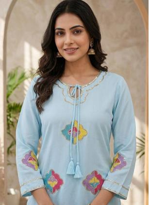 
                      Festival Aqua Blue Crepe Silk Salwar Kameez