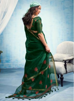 
                      Green Weaving Handloom Cotton Contemporary Saree