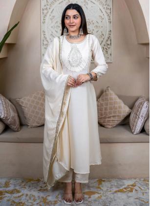 
                      White Color Silk Blend Embroidered Salwar Kameez