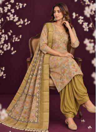 
                      Green Cotton Embroidered Trendy Salwar Kameez