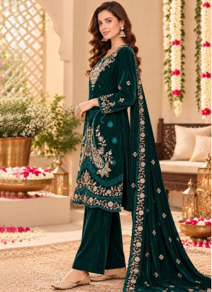 
                      Green Embroidered Velvet Pakistani Salwar Suit