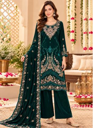 
                      Green Embroidered Velvet Pakistani Salwar Suit