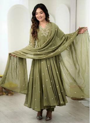 
                      Green Faux Georgette Embroidered Salwar Kameez