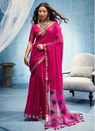 
                      Handloom Cotton Magenta Weaving Trendy Saree