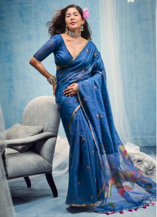
                      Handloom Cotton Weaving Blue Contemporary Saree
