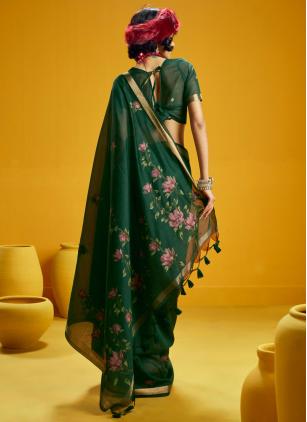 
                      Green Handloom Cotton Weaving Trendy Saree for Ceremonial