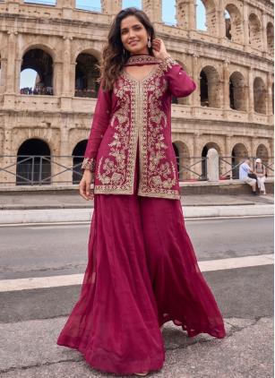 
                      Magenta Crunchy Embroidered Full Sleeved Salwar Kameez