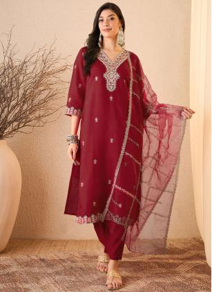 
                      Maroon Embroidered Silk Blend Salwar suit