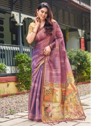 
                      Purple Casual Printed Classic Saree