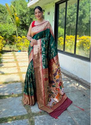 
                      Remarkable Woven Silk Green Contemporary Saree