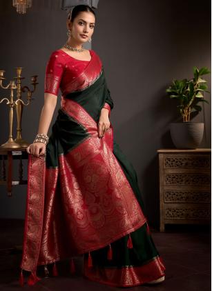 
                      Viscose Green Woven Work Classic Saree