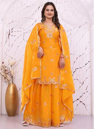 
                      Yellow Fandy Embroidered Trendy Salwar Kameez