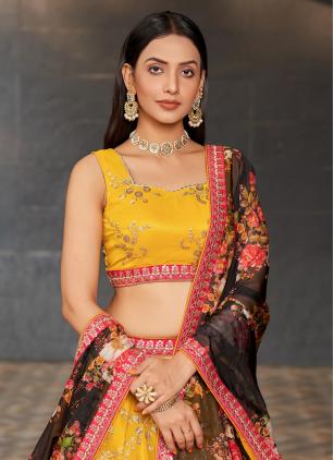 
                      Yellow Georgette Sequins Zari Thread Work Lehenga Choli