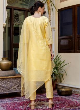 
                      Yellow Viscose Silk Embroidered Salwar Kameez